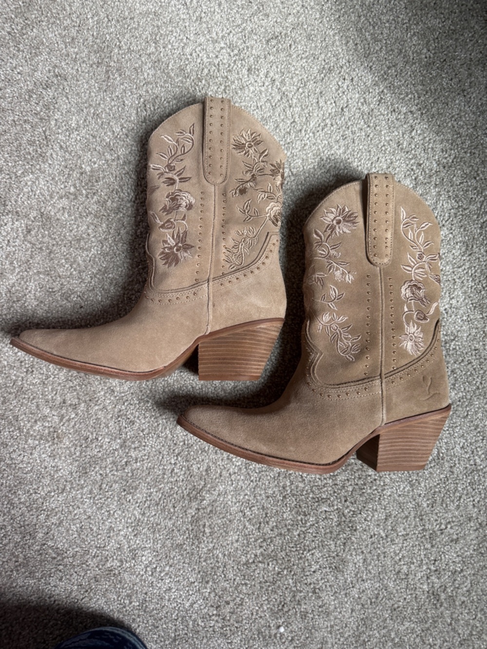 Cecelia New York Taupe Embroidered Western Boots – NEW Never Worn - Picture 6 of 8